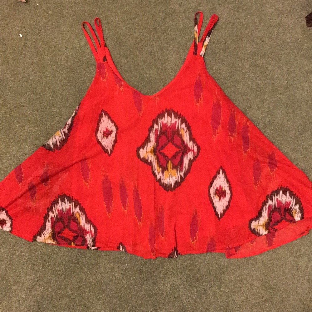 Red printed tank